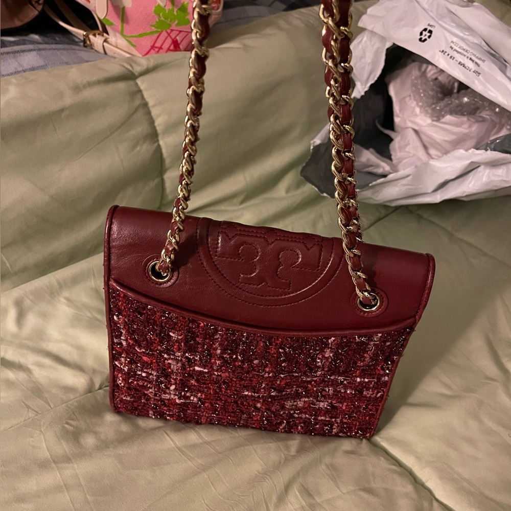 Tory Burch
Tory Burch Burgundy Leather and Tweed Medium Fleming Shoulder Bag